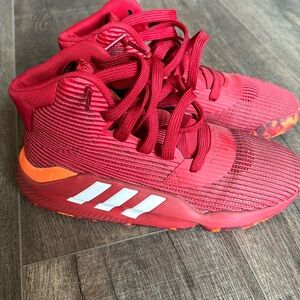 Boys Adidas high top shoes. Size 6.5